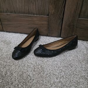NWOB Tory Burch Black Quilted Ballet Flats with Bow Accent